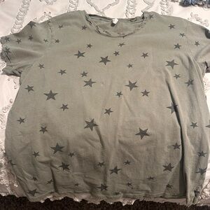 Olive star distressed tee small